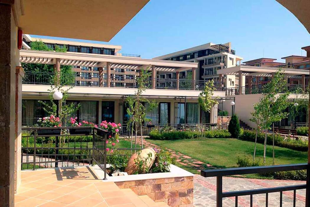 Patrick'S Apartments - Sorrento Sole Mare, Sveti Vlas Bagian luar foto