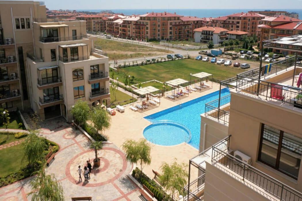 Patrick'S Apartments - Sorrento Sole Mare, Sveti Vlas Bagian luar foto