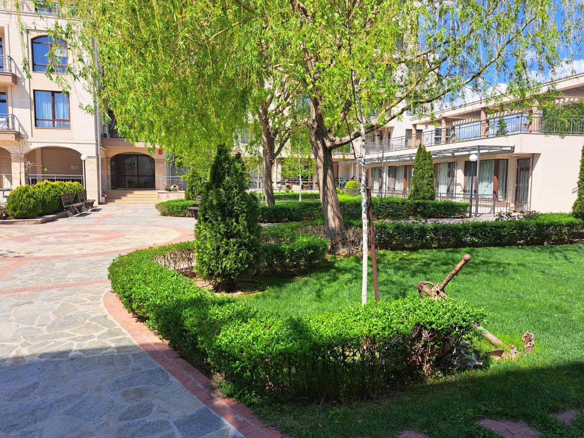 Patrick'S Apartments - Sorrento Sole Mare, Sveti Vlas Bagian luar foto
