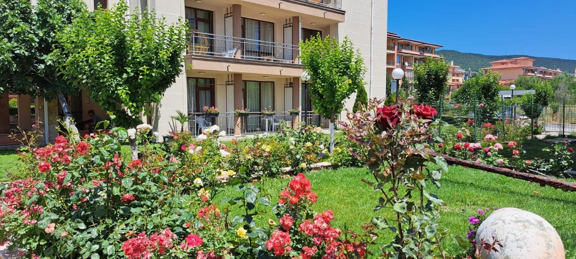 Patrick'S Apartments - Sorrento Sole Mare, Sveti Vlas Bagian luar foto